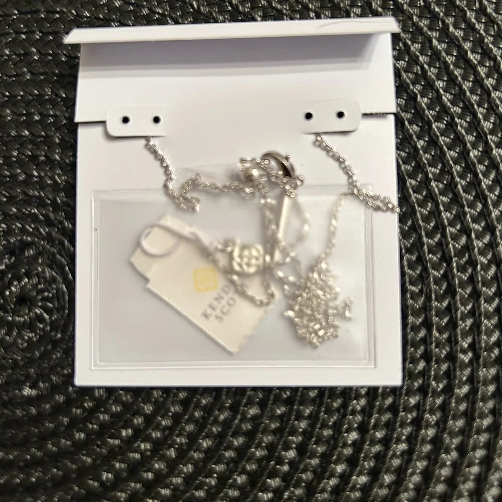 Kendra Scott Iridescent Heart Necklace - Picture 3 of 4